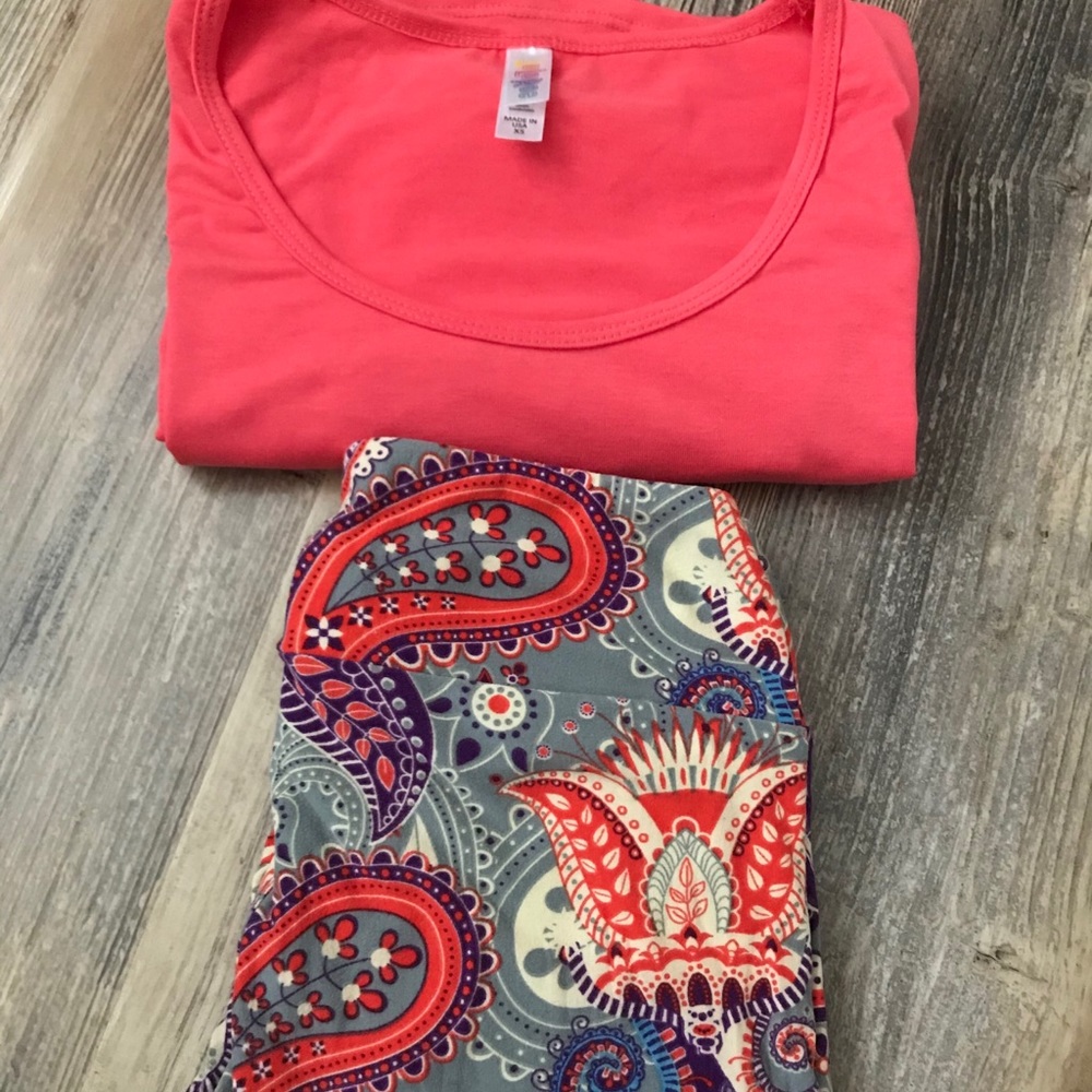 LuLaRoe Perfect Tee and Leggings Set
